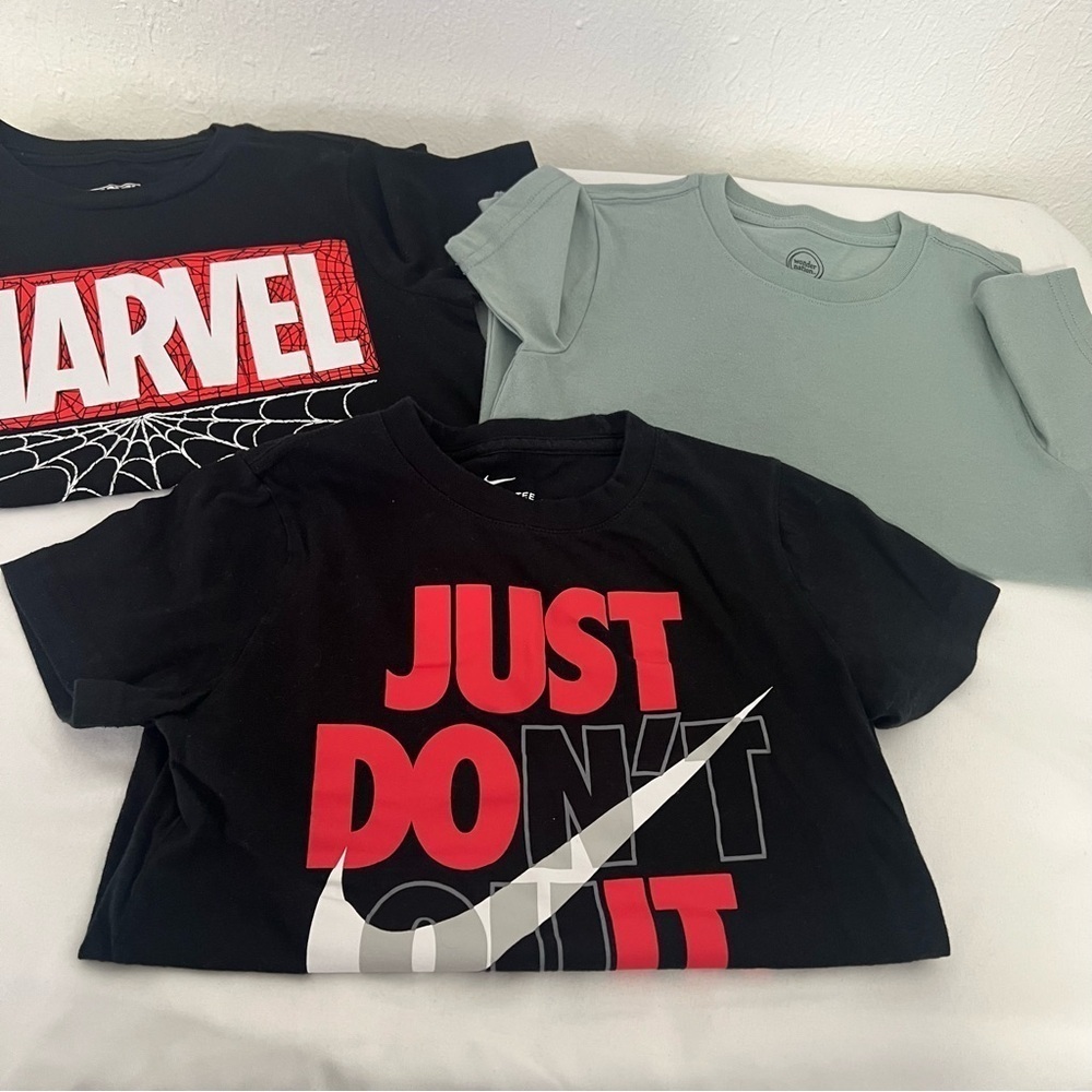 Boys Bundle of (3) T-Shirts Size XS (4-5) Marvel Graphic Spider-Man,Nike, Etc.,